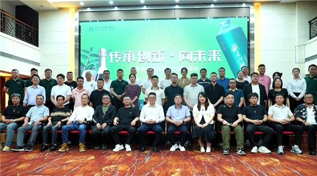 森山推出创新精酿铁皮石斛啤酒，引领健康饮品新潮流
